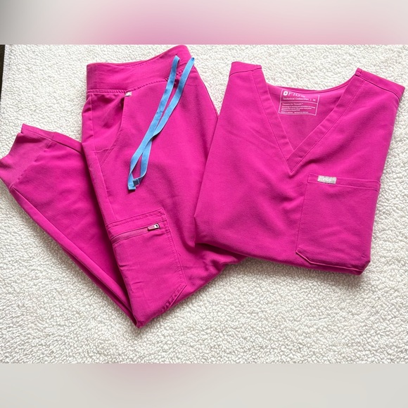 Figs Other - FIGS Raspberry Sorbet Scrub Set Jogger Scrub Pants & Scrub Top Size M